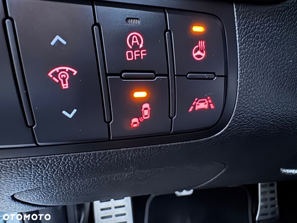 Kia Ceed 1.6 CRDi 136 ISG Platinum Edition - 20