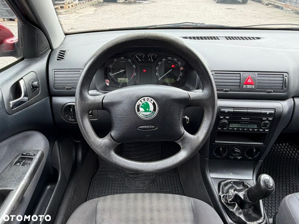 Skoda Octavia 1.6 Tour Sport - 18