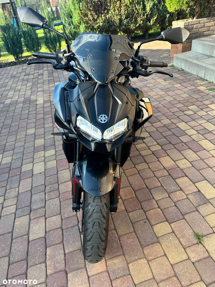 Kawasaki H2 - 6