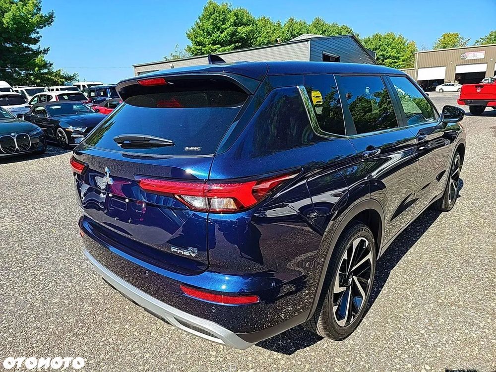 Mitsubishi Outlander - 4