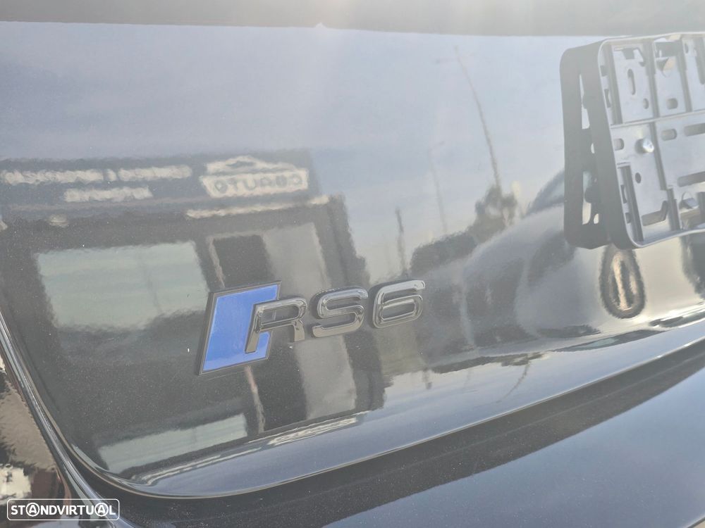 Audi RS6 Avant - 10
