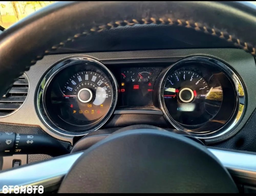 Ford Mustang - 8