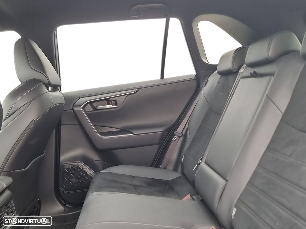 Toyota RAV4 - 8