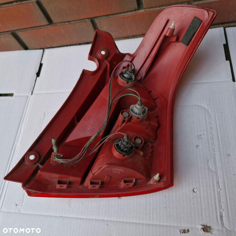 LAMPA LEWA TYŁ SUZUKI SWIFT IV P4476L - 6
