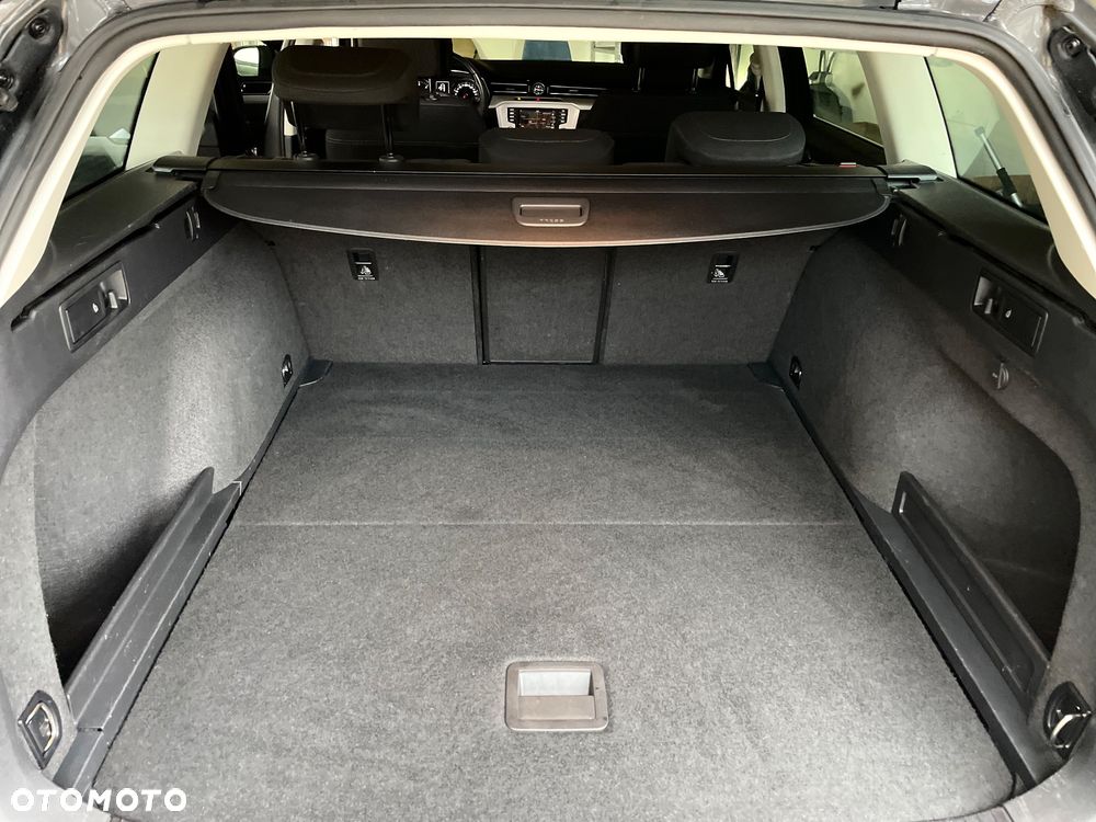 Volkswagen Passat 2.0 TDI (BlueMotion Technology) Comfortline - 33