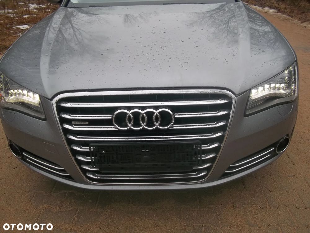 Audi A8 4.2 L Quattro - 9