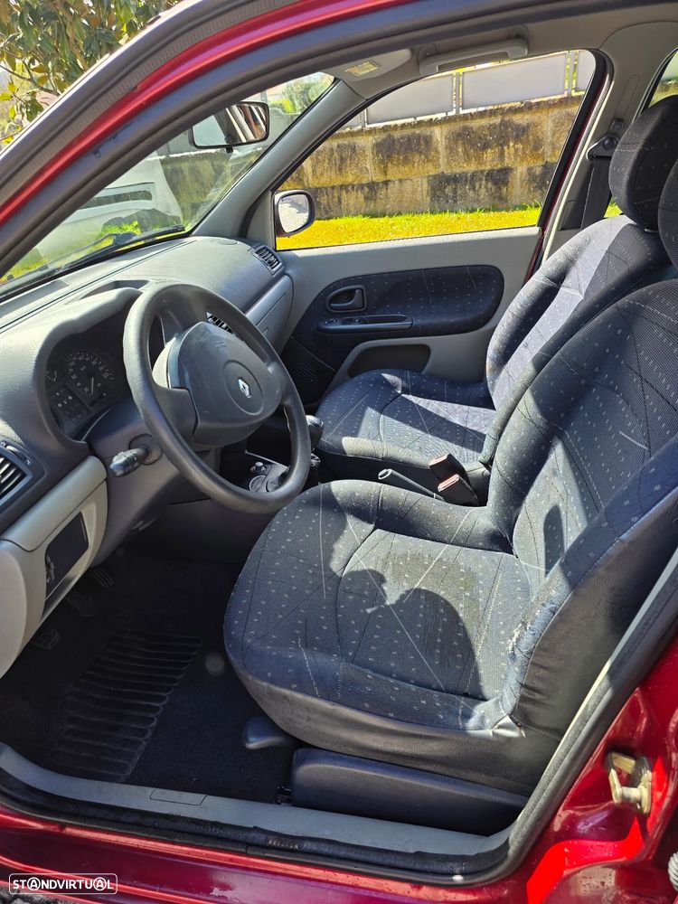 Renault Clio - 16