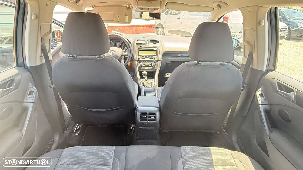 VW Golf 1.6 TDi Confortline - 6