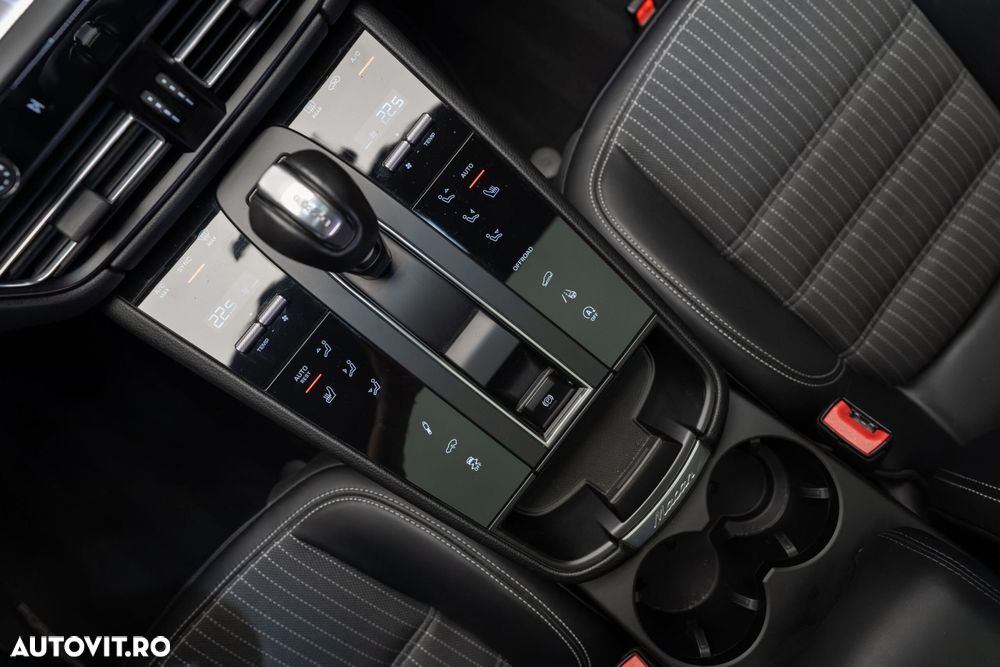 Porsche Macan - 18