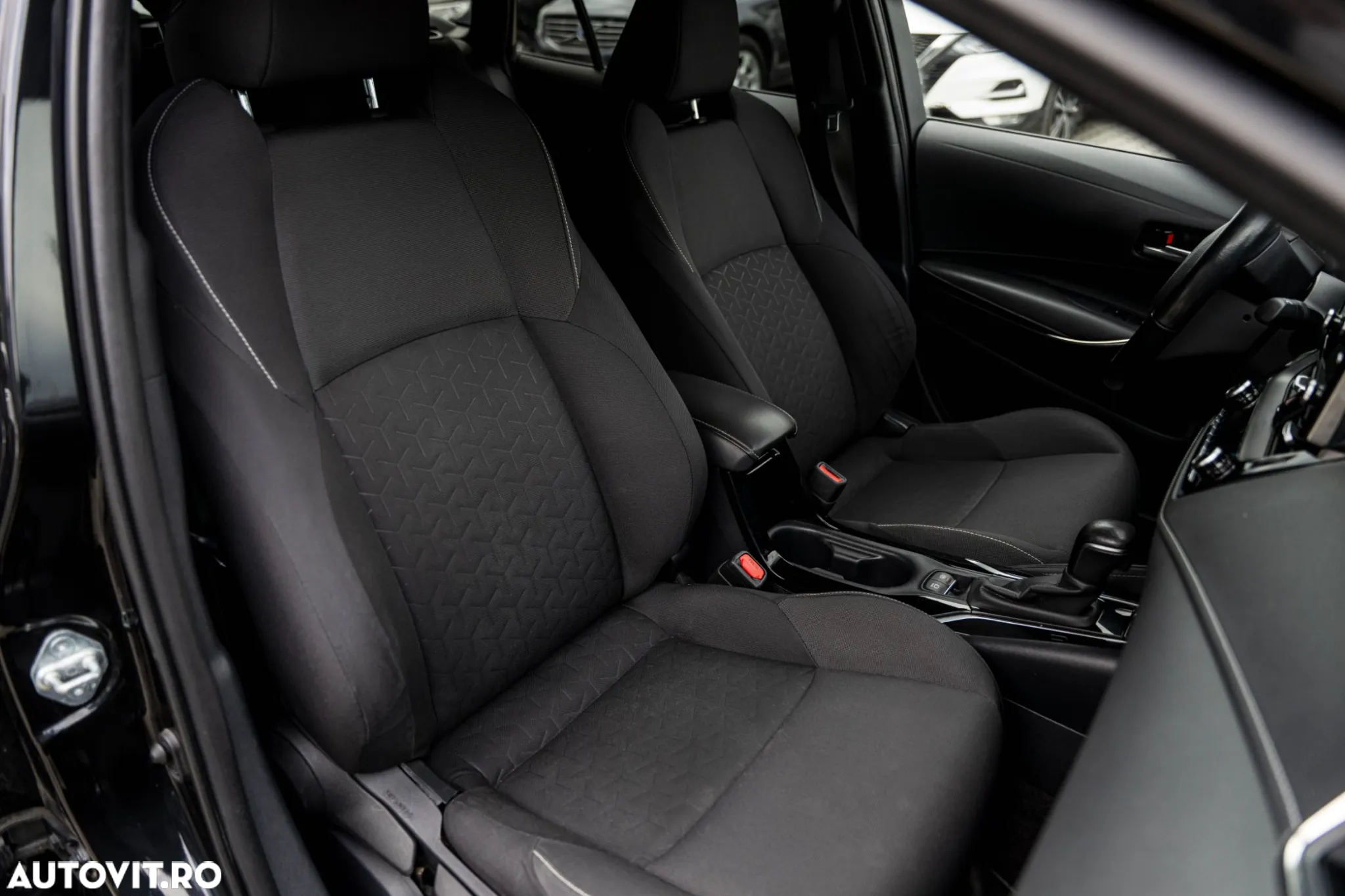 Toyota Corolla 1.8 Hybrid Touring Sports Business Edition - 14