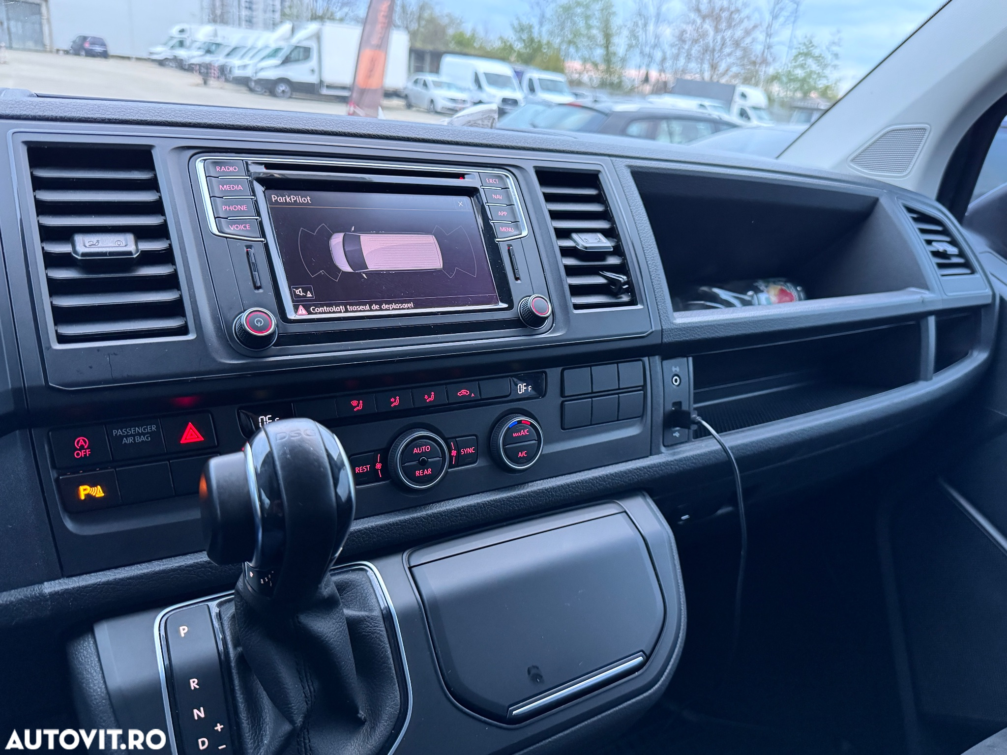 Volkswagen Multivan - 8