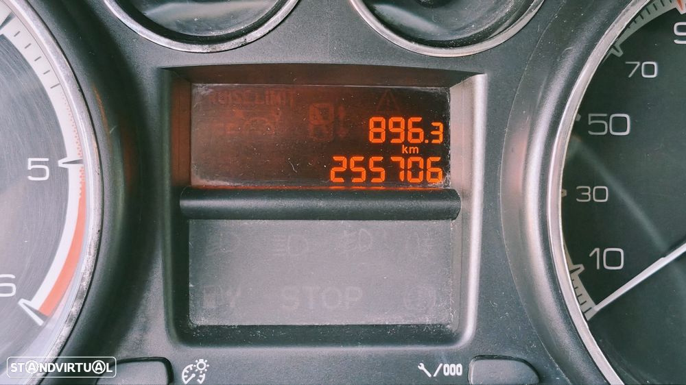 Peugeot 308 1.6 HDi Executive - 4