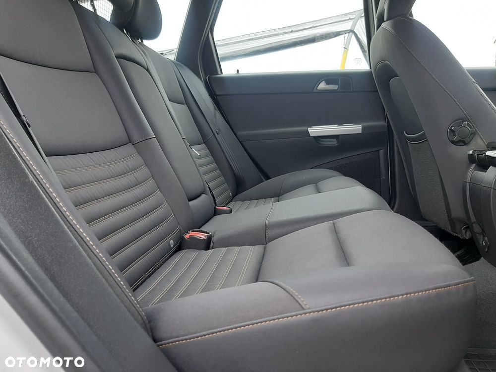 Volvo V50 D2 Kinetic - 21