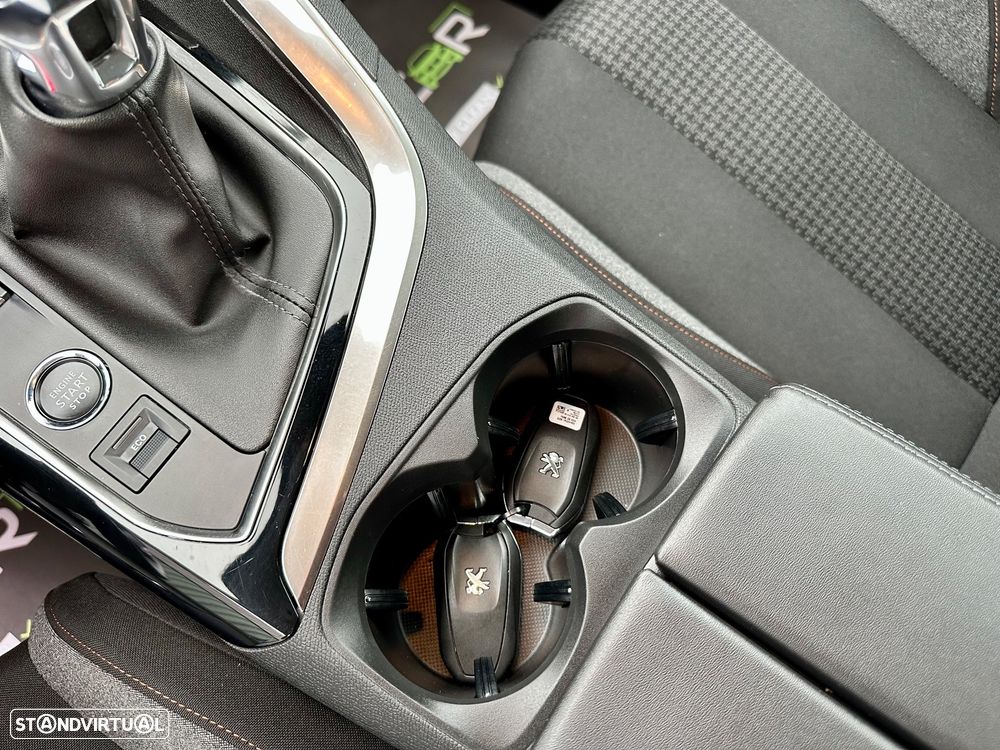 Peugeot 3008 PureTech 130 Stop & Start GPF Active - 29