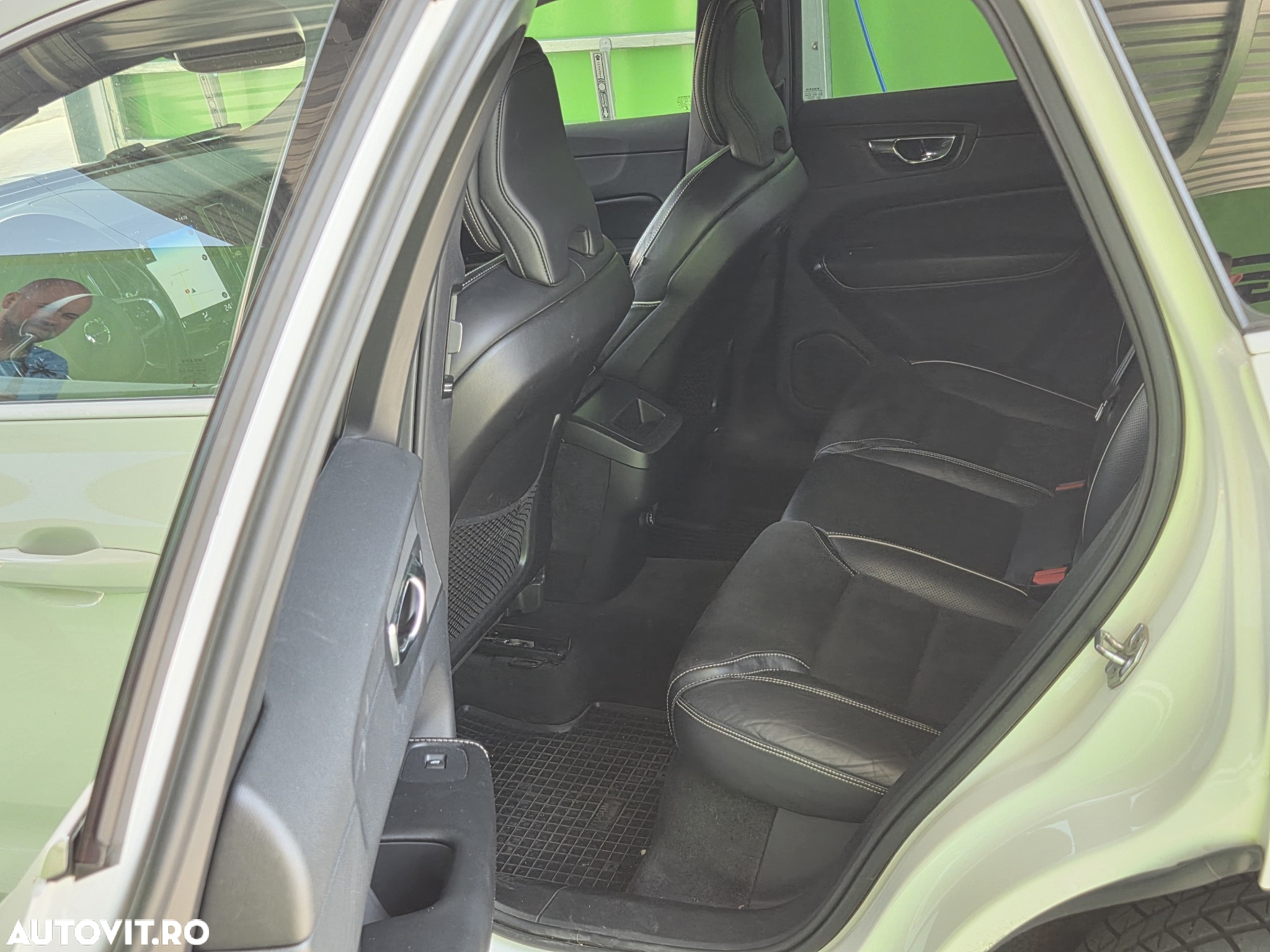 Volvo XC 60 D4 AWD R-Design - 16