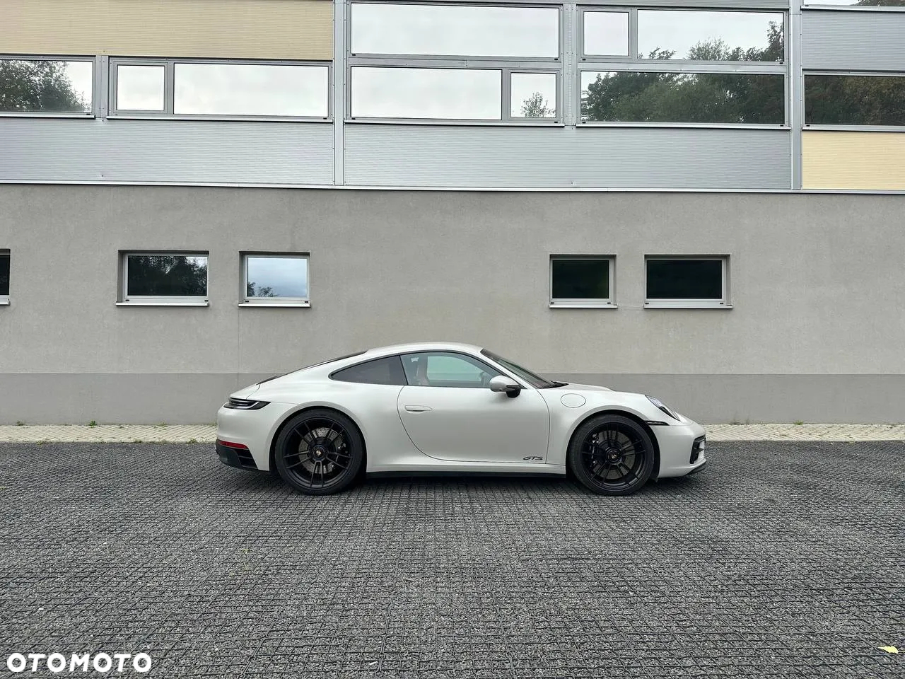Porsche 911 Carrera 4 GTS - 7