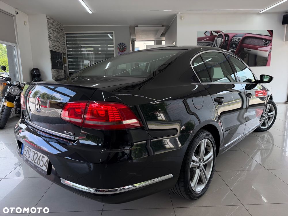 Volkswagen Passat - 4