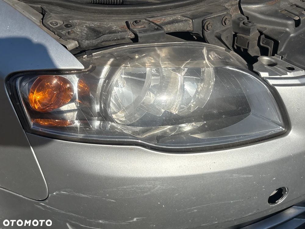 LAMPA PRZEDNIA PRAWA AUDI A4 B7 2007R - 1