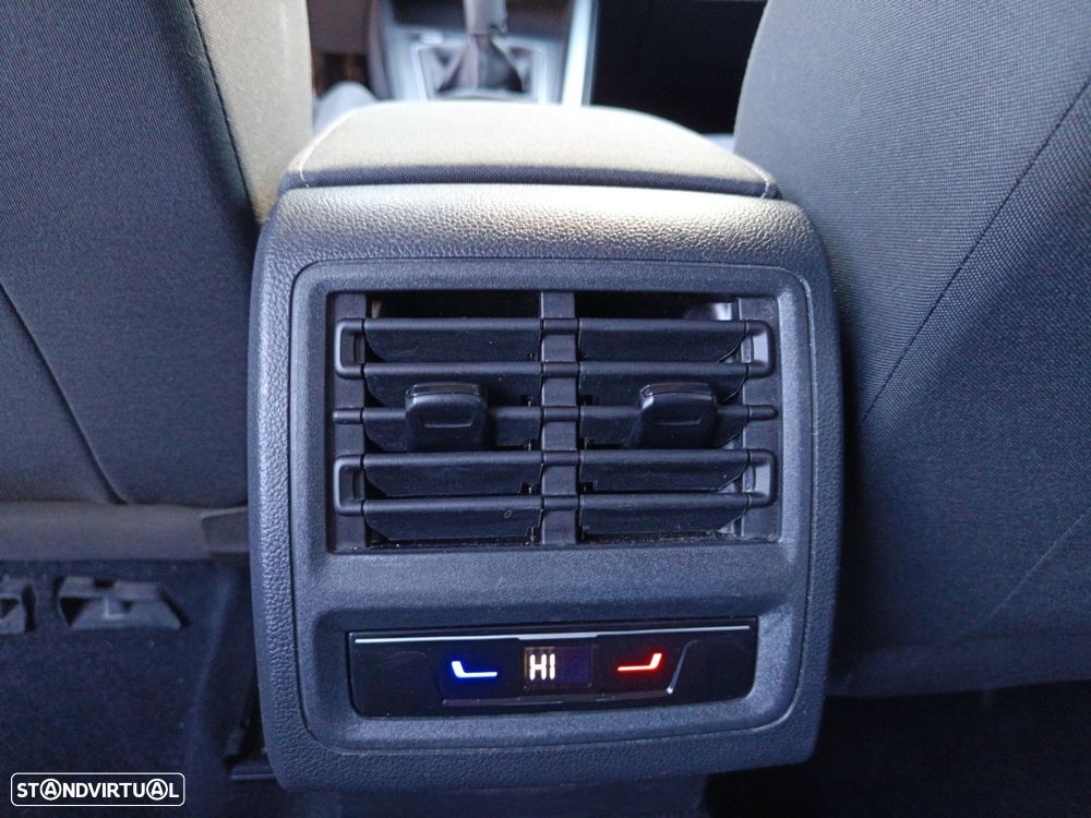 VW Golf 2.0 TDI Life - 30