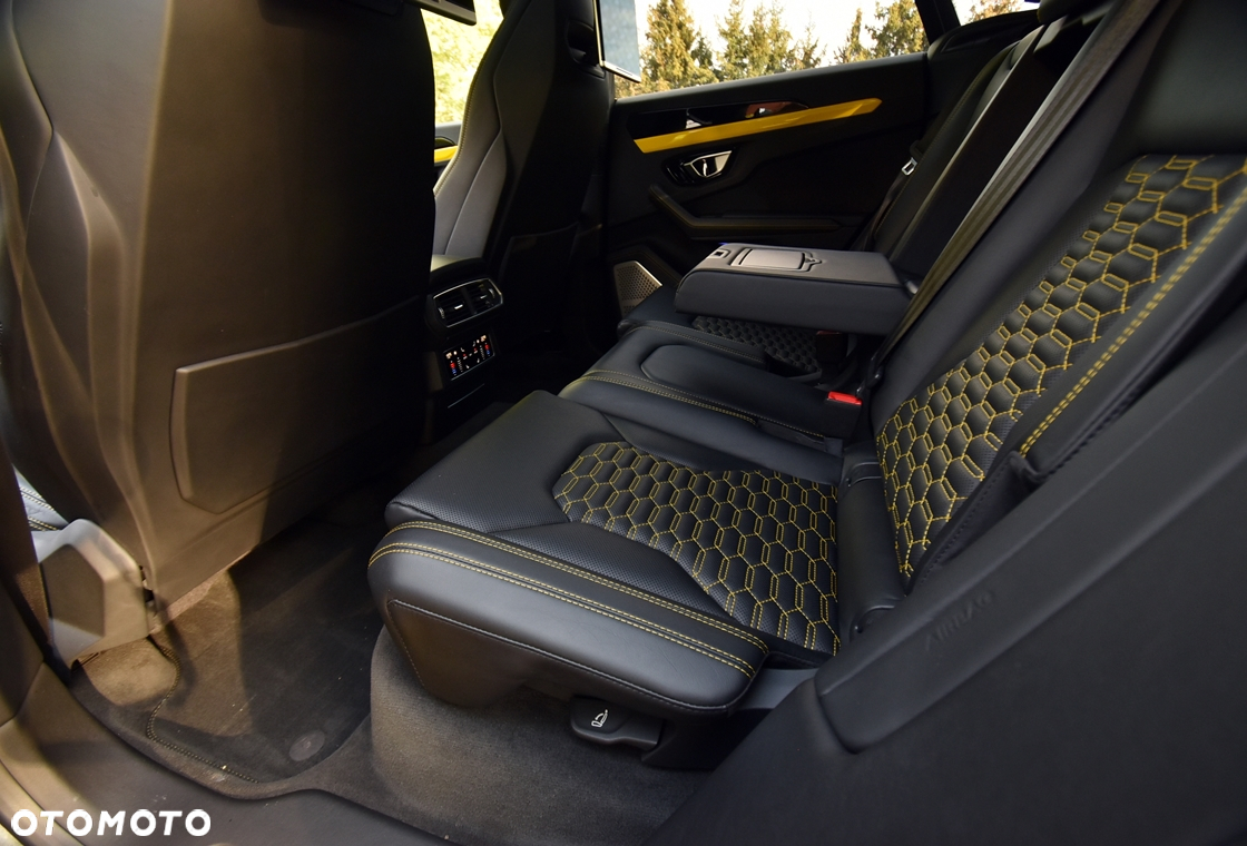Lamborghini Urus - 16
