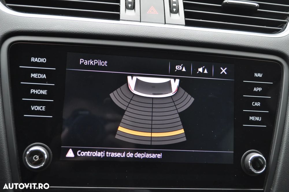 Skoda Octavia 2.0 TDI DSG Style - 39