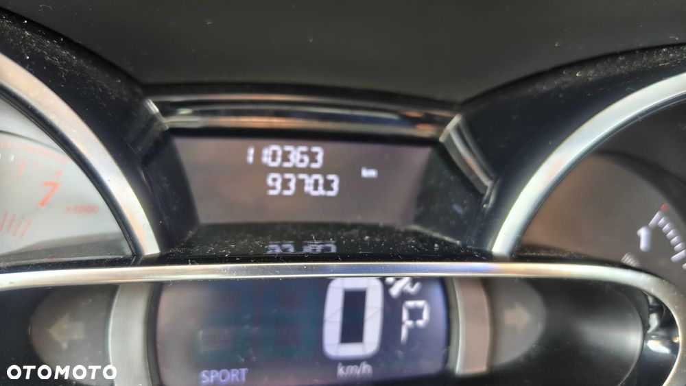 Renault Clio TCe 220 EDC R.S Trophy - 32