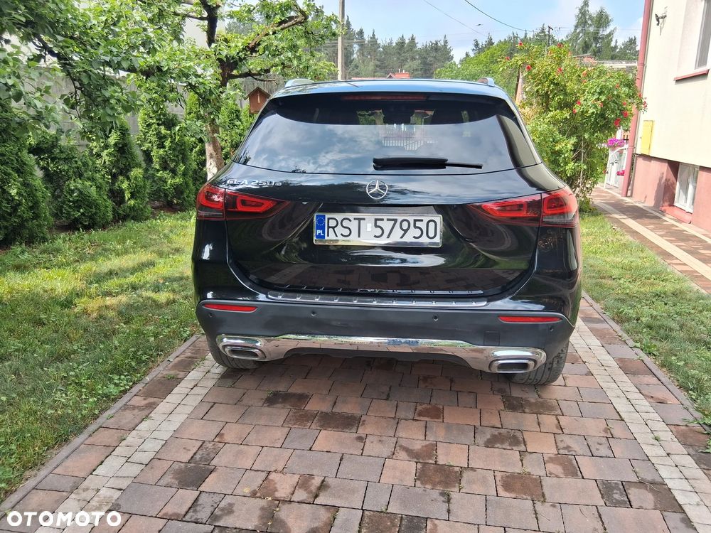 Mercedes-Benz GLA - 6