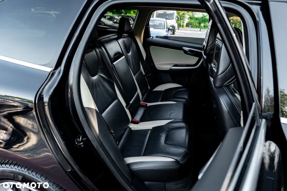 Volvo XC 60 D5 AWD RDesign - 24
