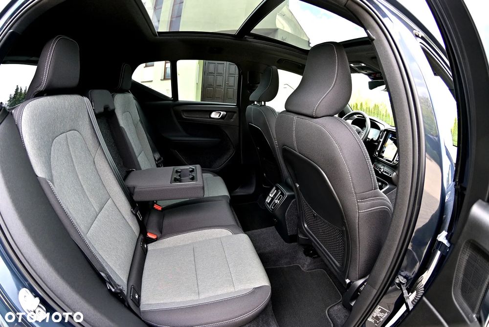 Volvo XC 40 B3 B DKG Plus Bright - 29