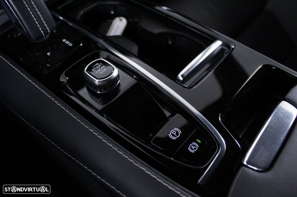 Volvo V60 2.0 T6 AWD TE R-Design - 31