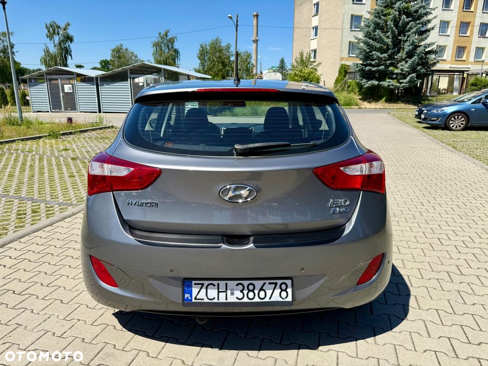Hyundai i30 blue 1.6 CRDi Style - 18