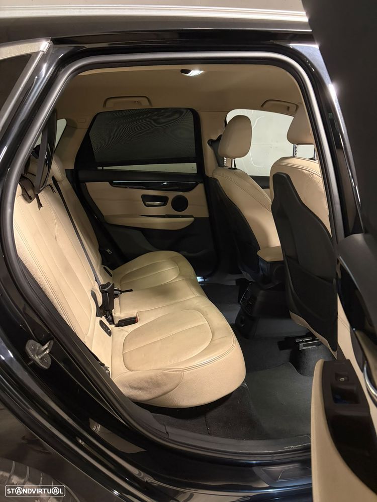 BMW 218 Active Tourer d Line Luxury Auto - 12