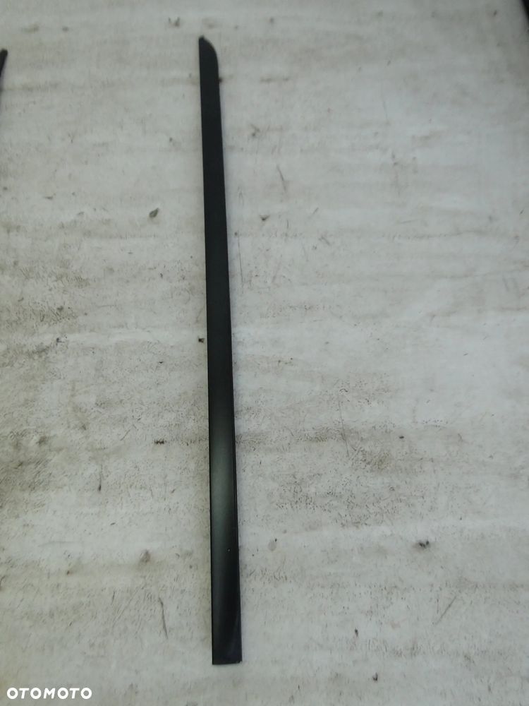 BMW 5 E60 E61 LISTWA SZYBY CZOŁOWEJ LEWA PRZÓD PRZEDNIA EUROPA - 1