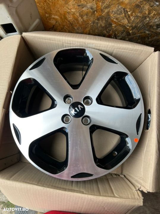vând jante originale Kia Rio pe 17” noi - 2