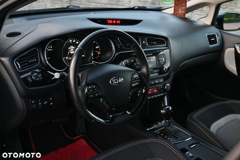 Kia Ceed 1.6 GDI DCT Platinum Edition - 33