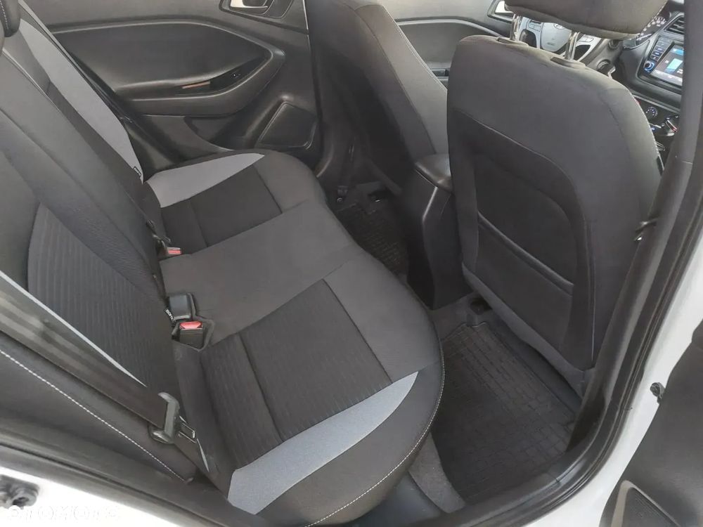 Hyundai i20 - 14