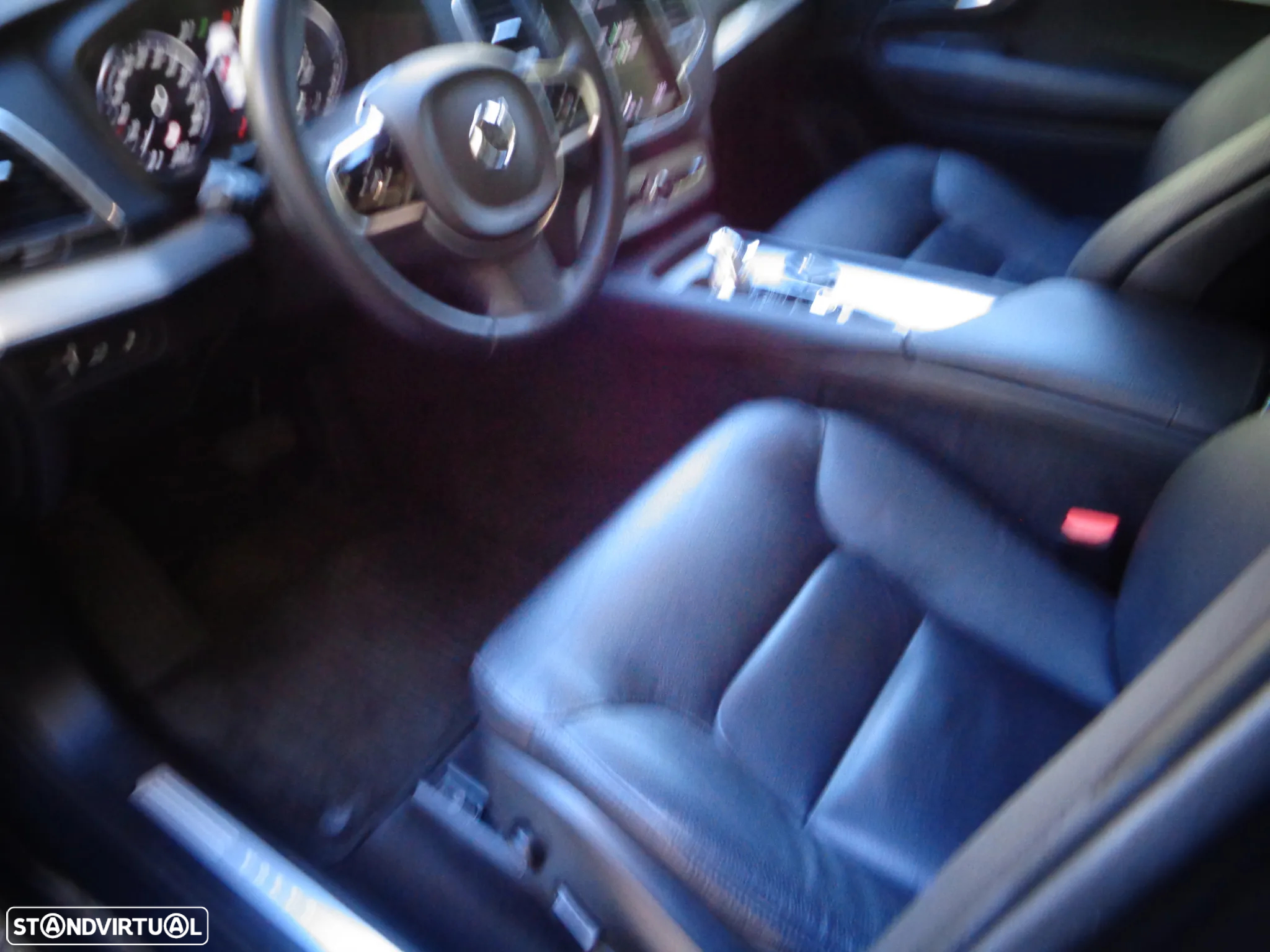 Volvo XC 90 2.0 T8 PHEV Momentum Plus AWD - 22