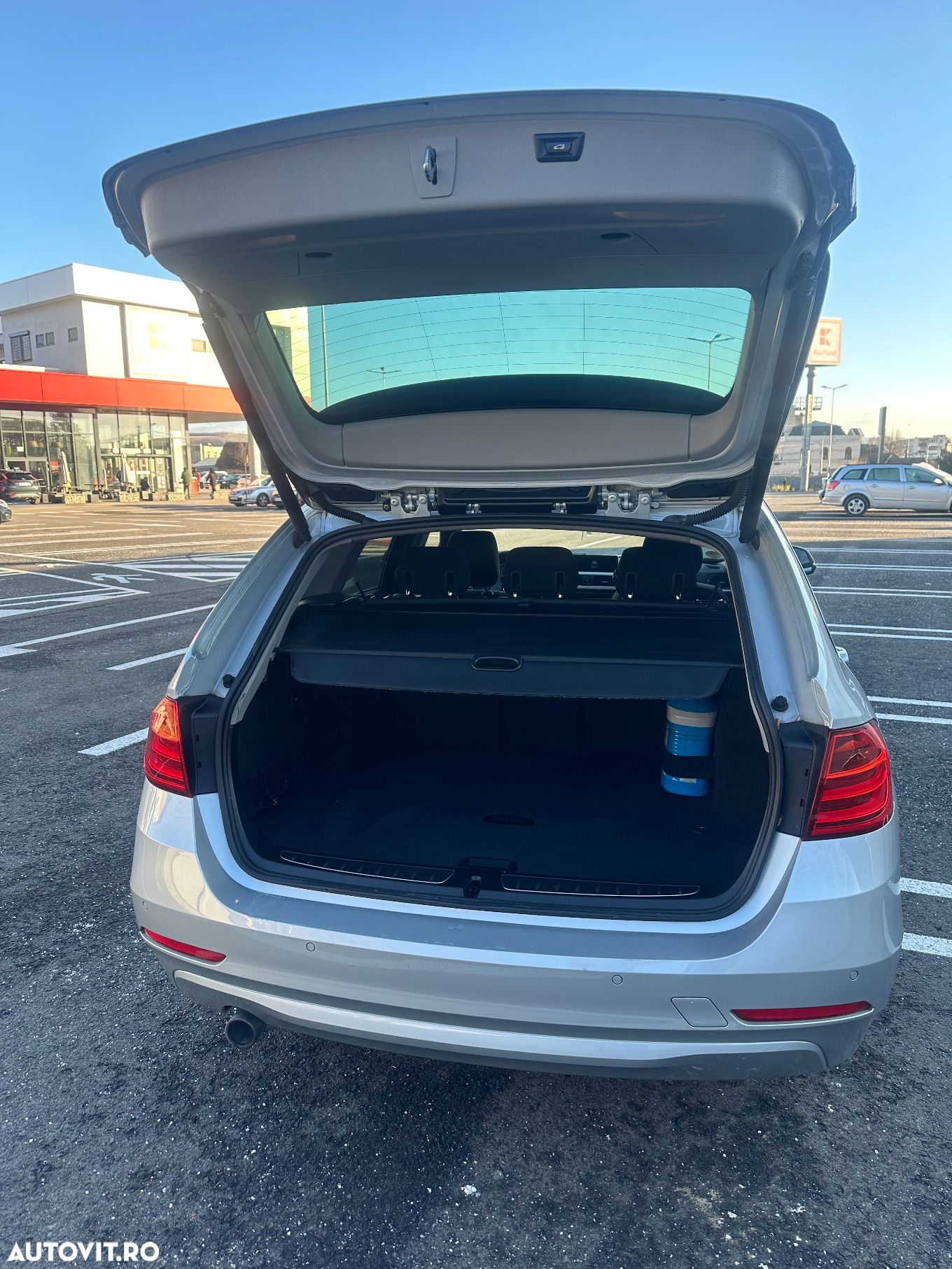 BMW Seria 3 318d - 7