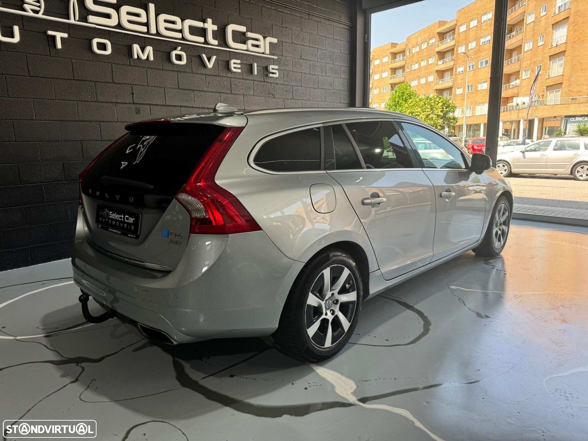 Volvo V60 D6 Plug-In-Hybrid AWD Geartronic Summum - 8