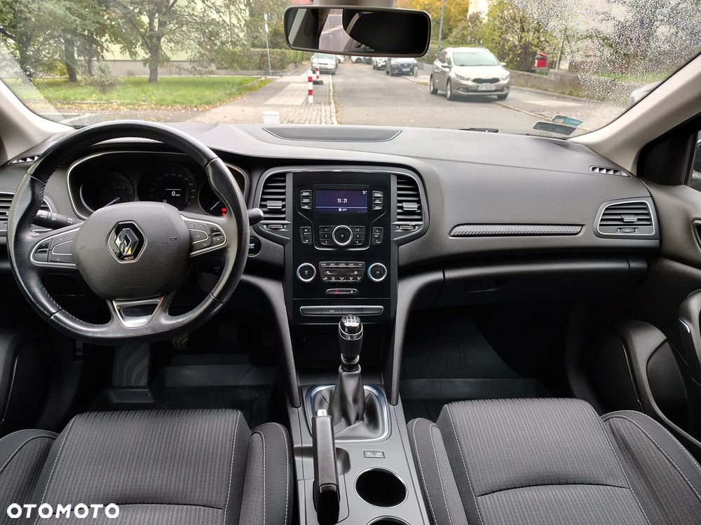 Renault Megane 1.6 SCe Limited - 10