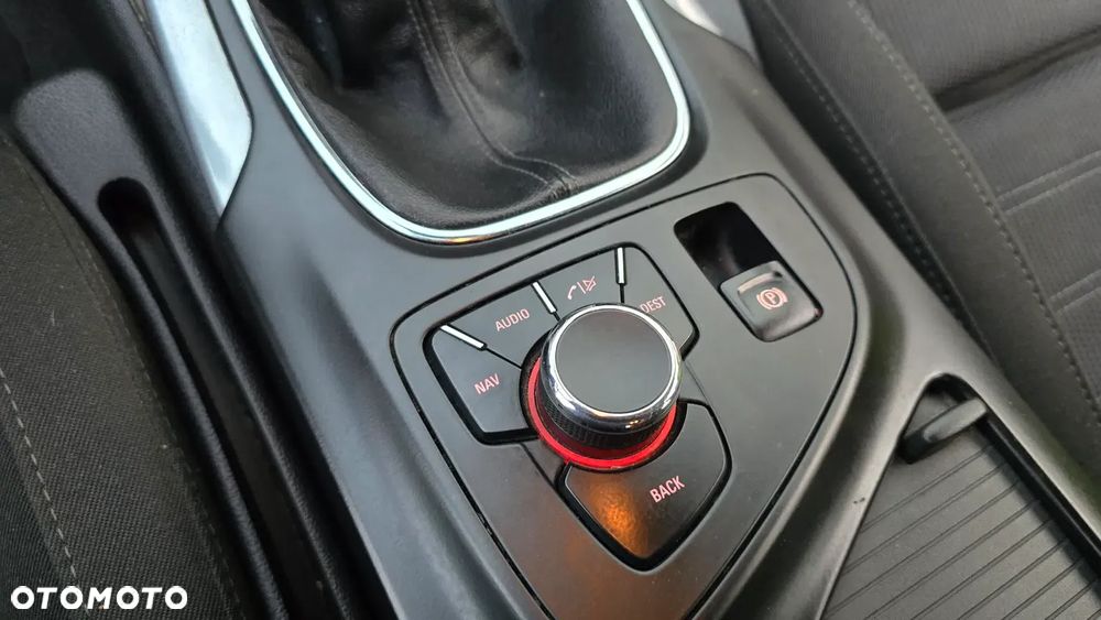 Opel Insignia - 16