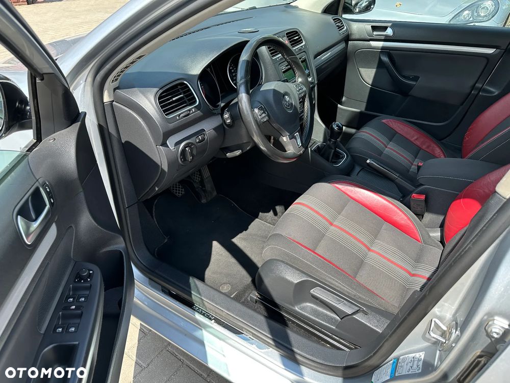 Volkswagen Golf - 6