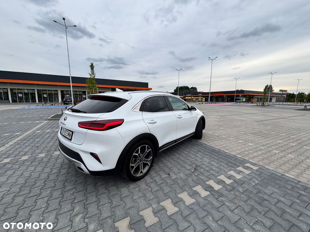 Kia XCeed 1.5 T-GDI M - 3
