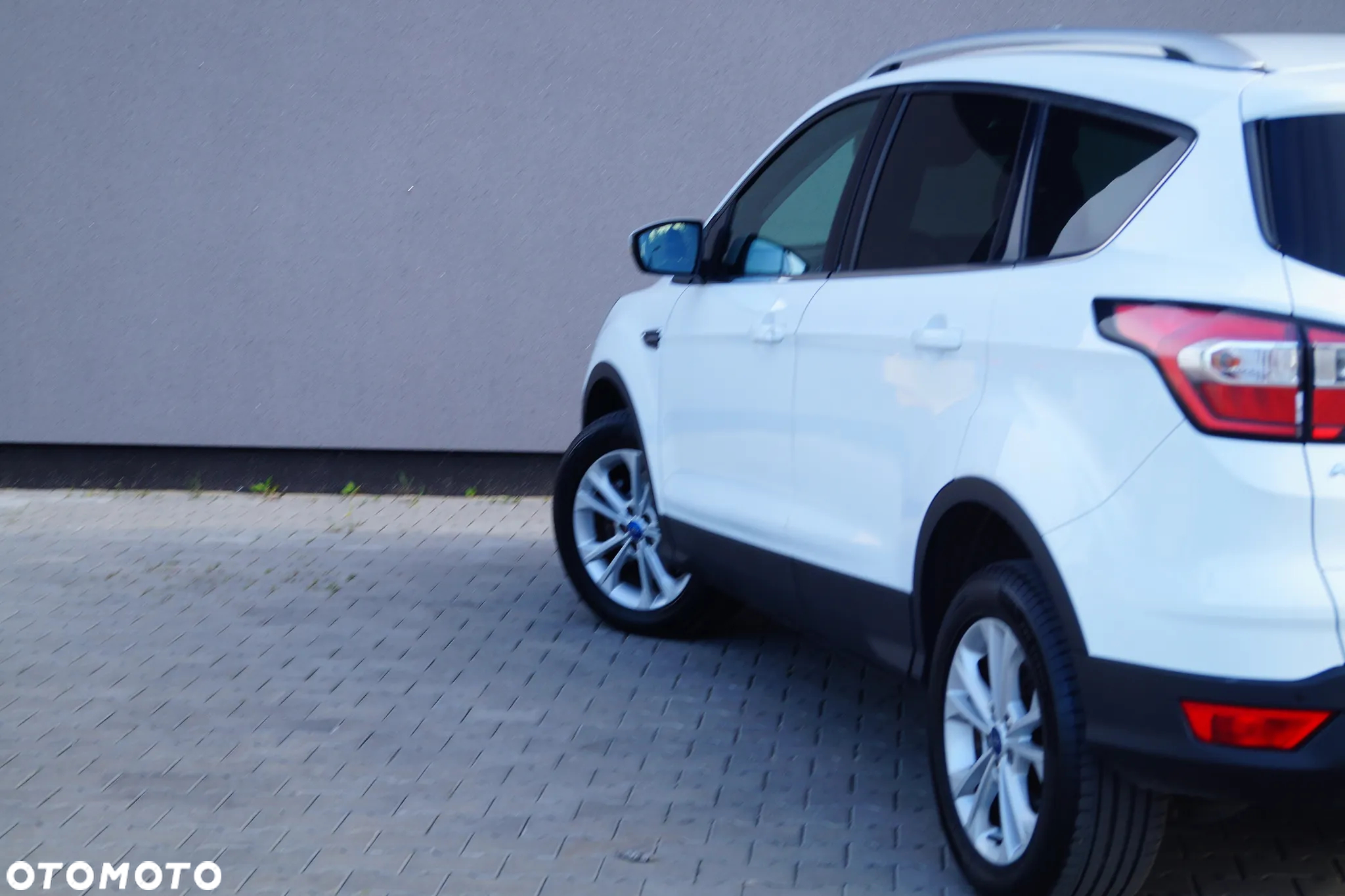 Ford Kuga 2.0 TDCi FWD Titanium Plus - 10