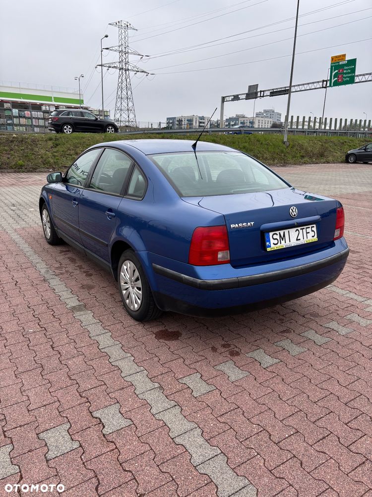 Volkswagen Passat - 2