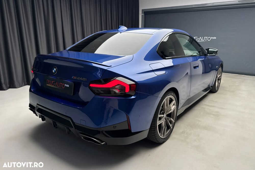 BMW M2 M240i xDrive - 12