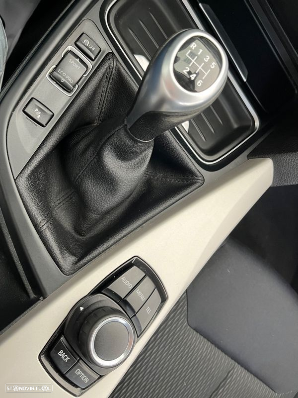 BMW 316 i Touring Line Sport - 16