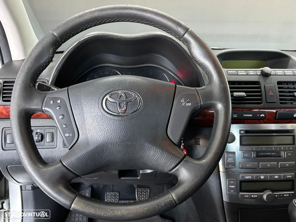 Toyota Avensis SW 2.0 D-4D - 11