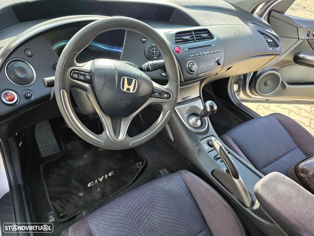 Honda Civic 1.4 i-VTEC Elegance - 17