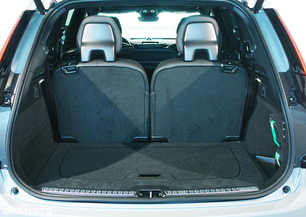 Volvo XC 90 T8 AWD Plug-In Hybrid Ultra Black Edition 7os - 32